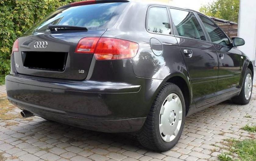 черная А3 сзади