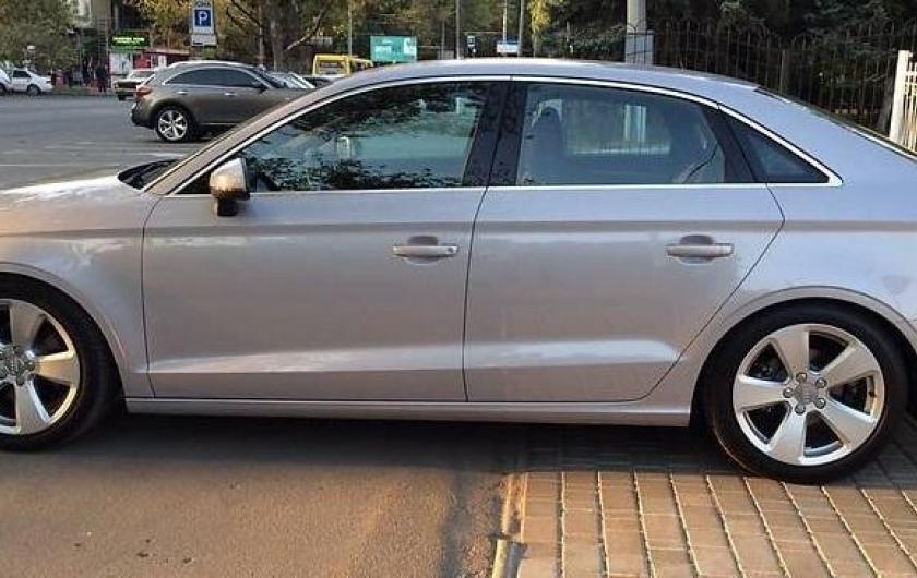 Ауди А3 седан сбоку