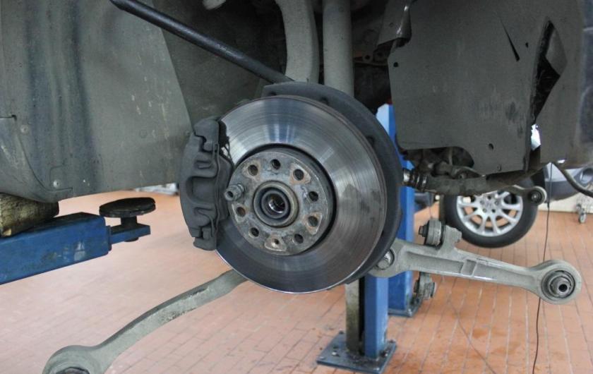 тормозной диск с суппортом