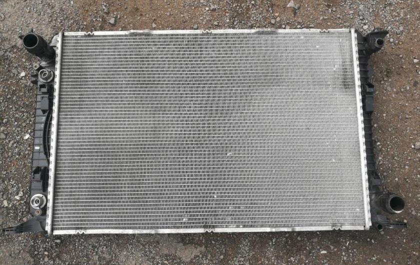 чистый радиатор охлаждения