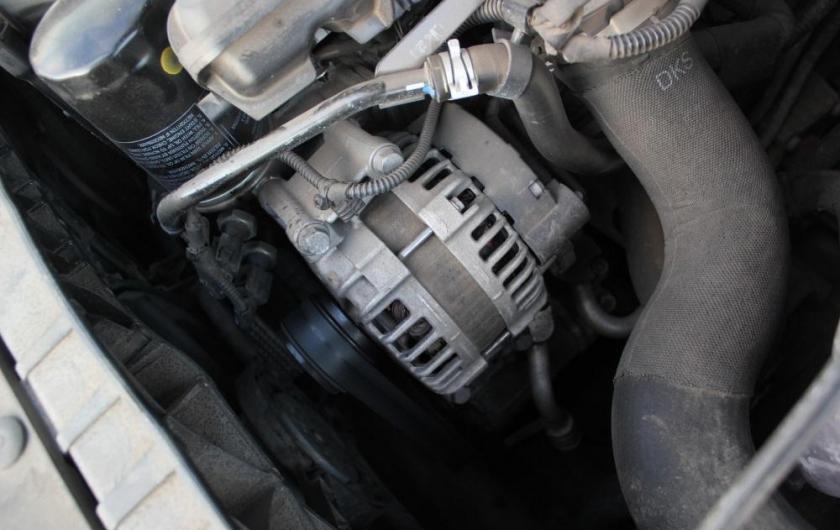 генератор под капотом Ауди