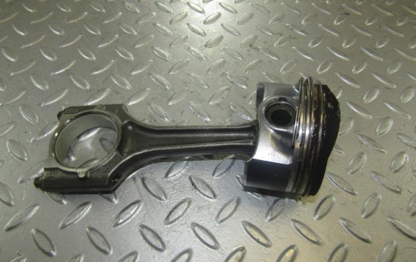 поршень с шатуном