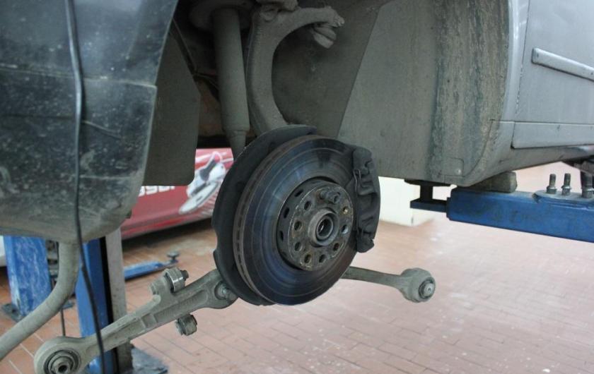 тормозной диск с суппортом