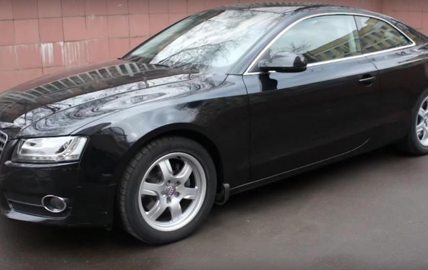 черное купе Ауди