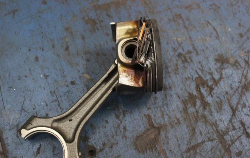 поршень с шатуном