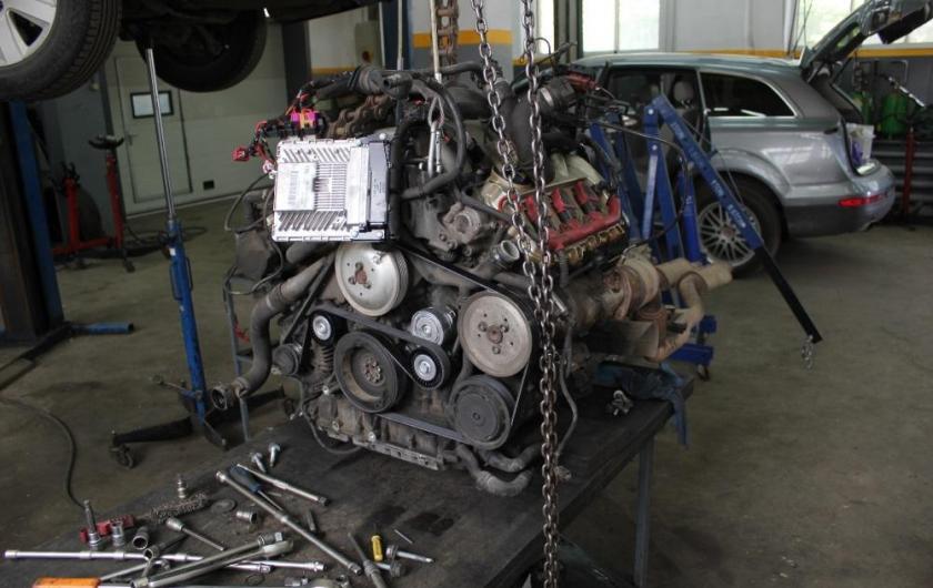 двигатель V6