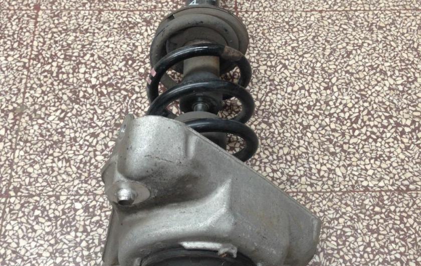 стойка амортизатора в сборе