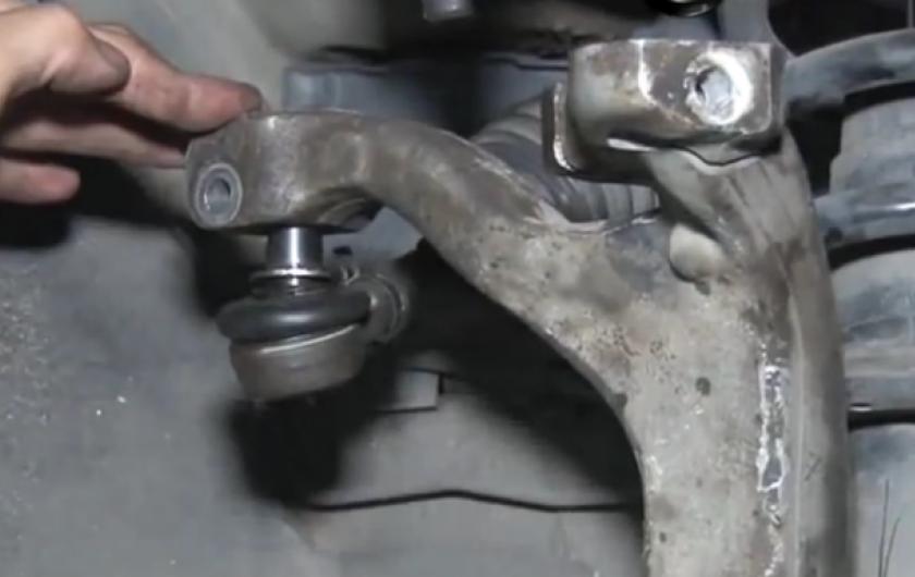 замена рулевого наконечника