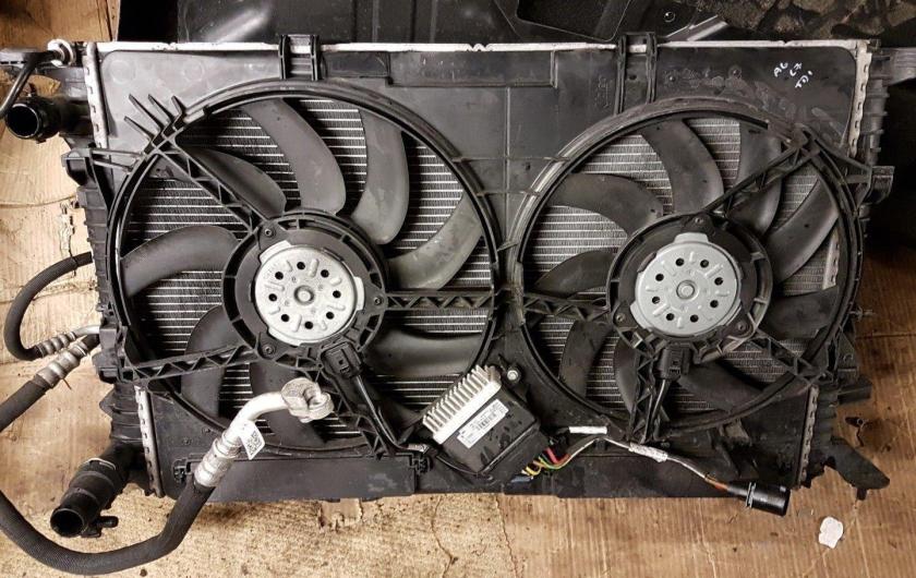 радиатор охлаждения двигателя с вентиляторами