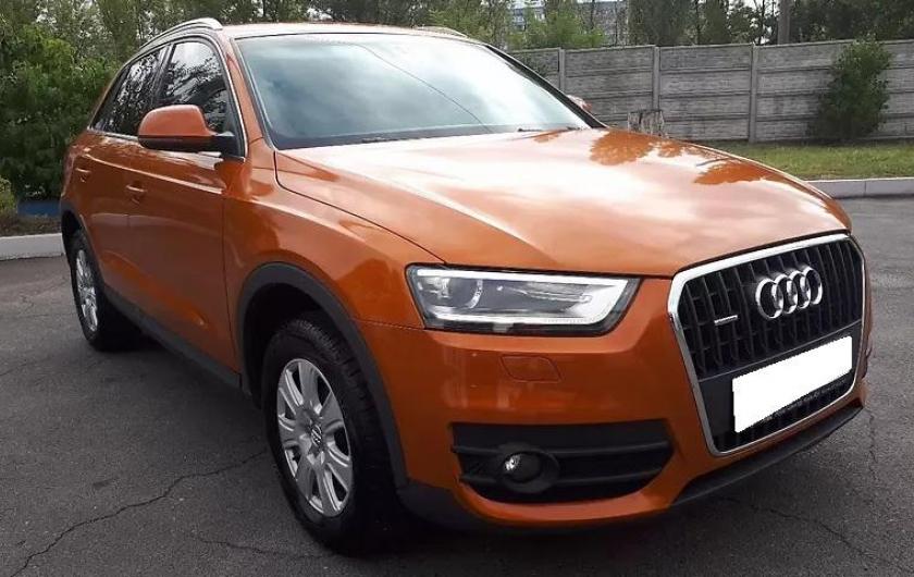 оранжевая Ауди Ку 3