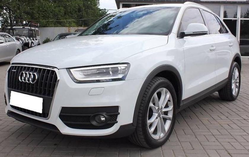 белый Ауди Q3 спереди