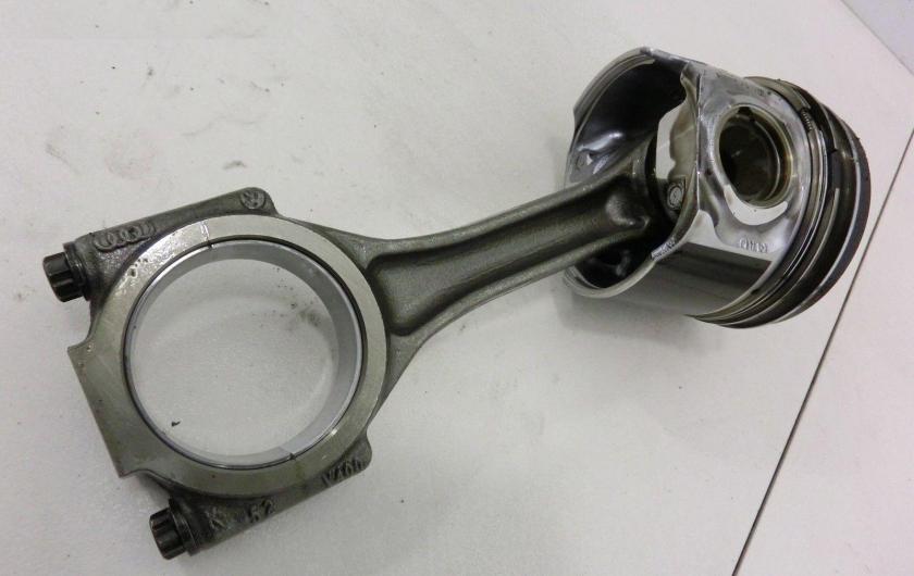 шатун с поршнем