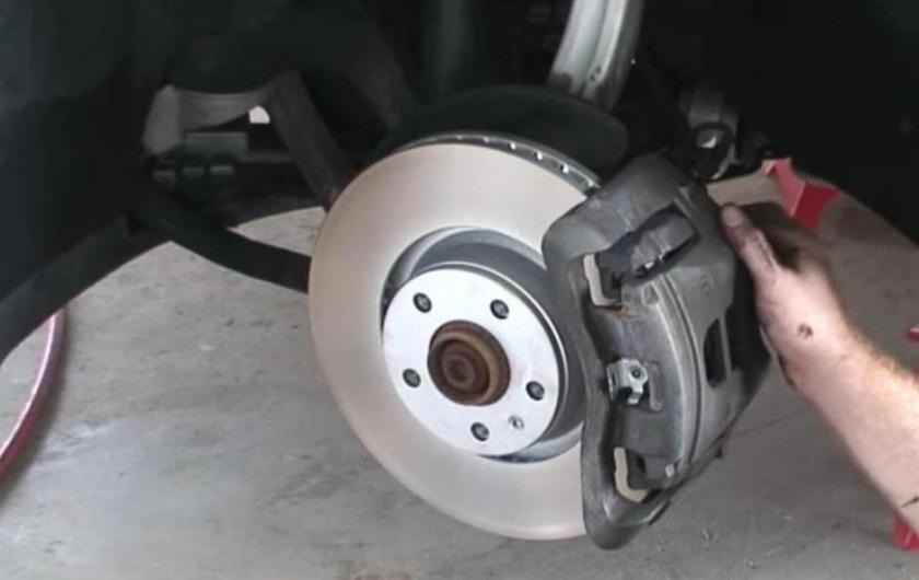 тормозной диск с суппортом