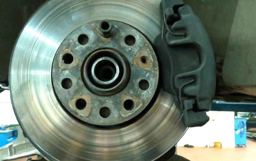 тормозной диск с суппортом