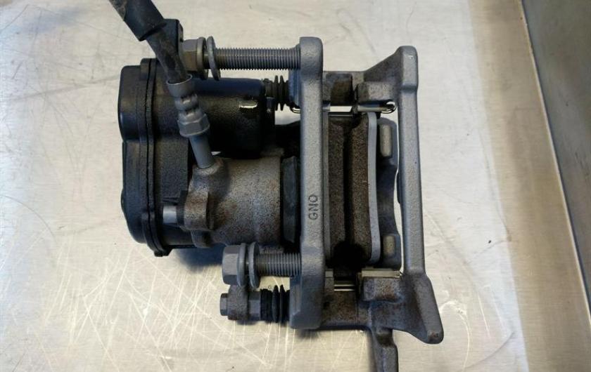 тормозной суппорт внутри