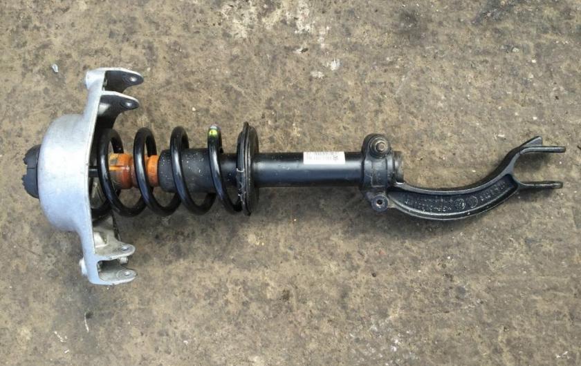 стойка амортизатора в сборе