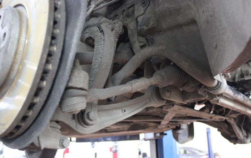 передняя подвеска кроссовера снизу