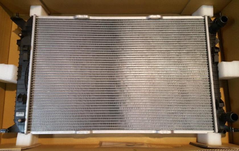 радиатор охлаждения двигателя