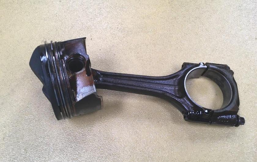 поршень с шатуном