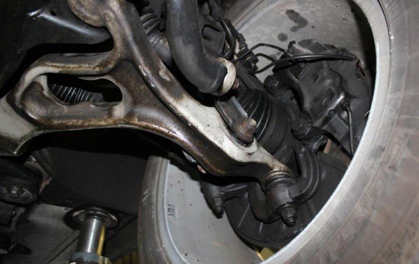 нижний рычаг подвески