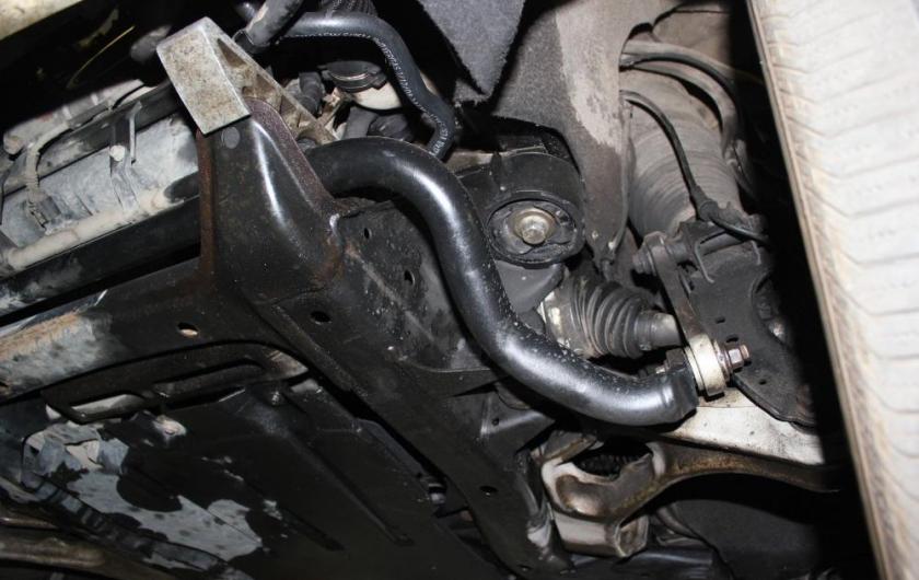 стабилизатор подвески снизу