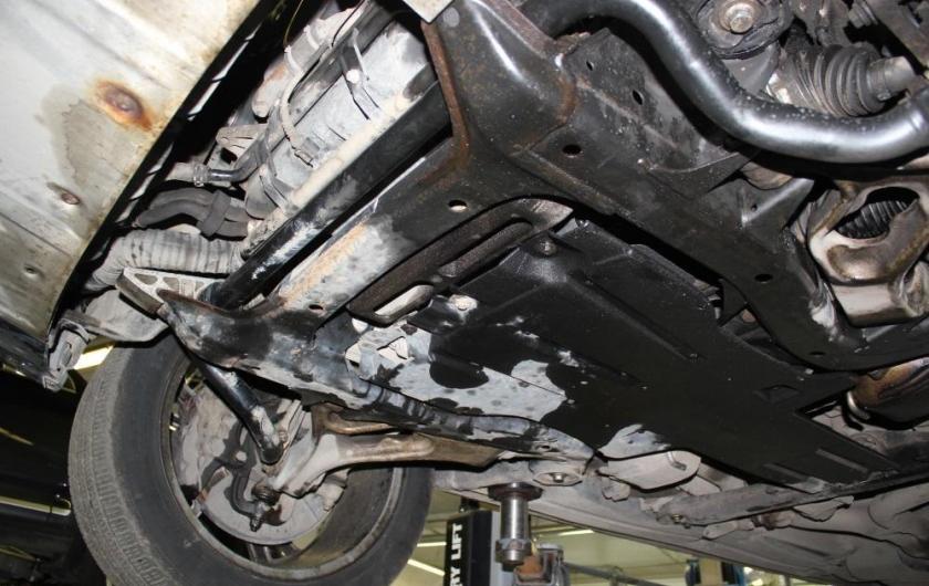 передний подрамник на Ку7 снизу