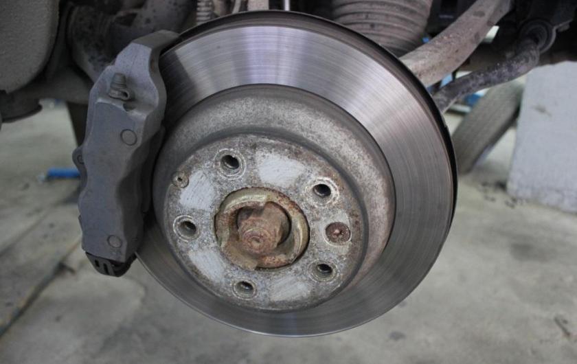 тормозной диск с суппортом