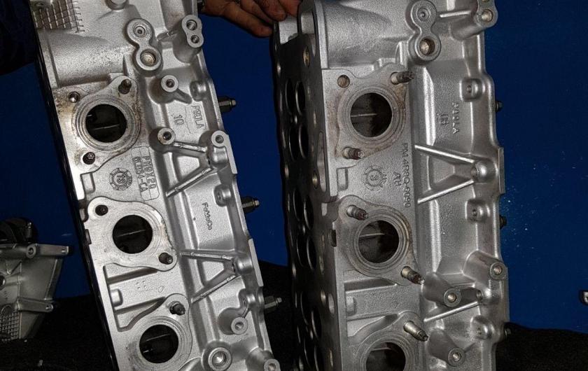 две ГБЦ дизельного двигателя