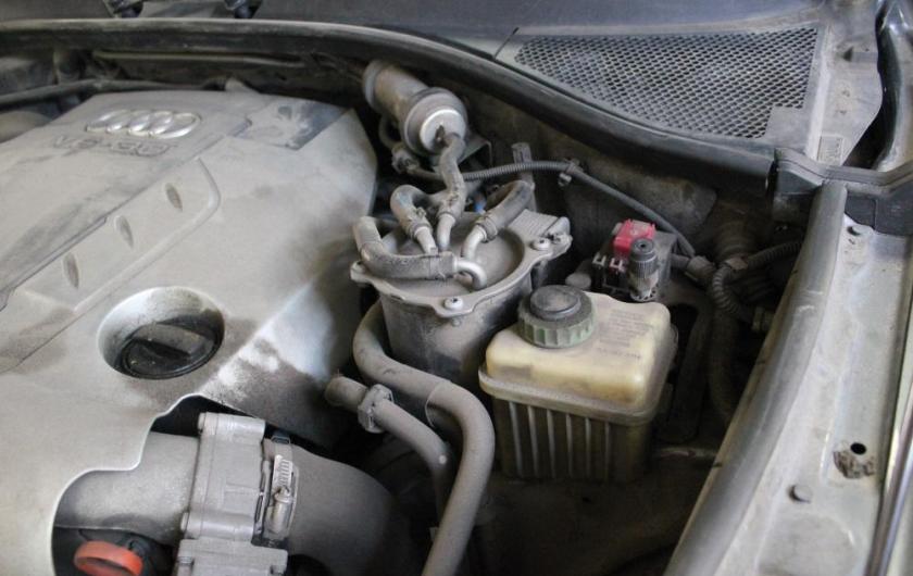 моторный отсек Ауди Ку7