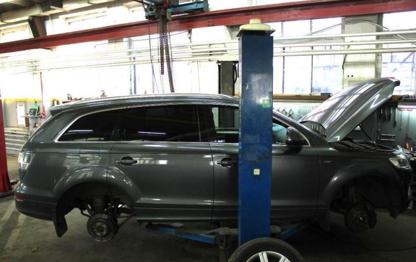 Ку 7 на подъемнике сбоку