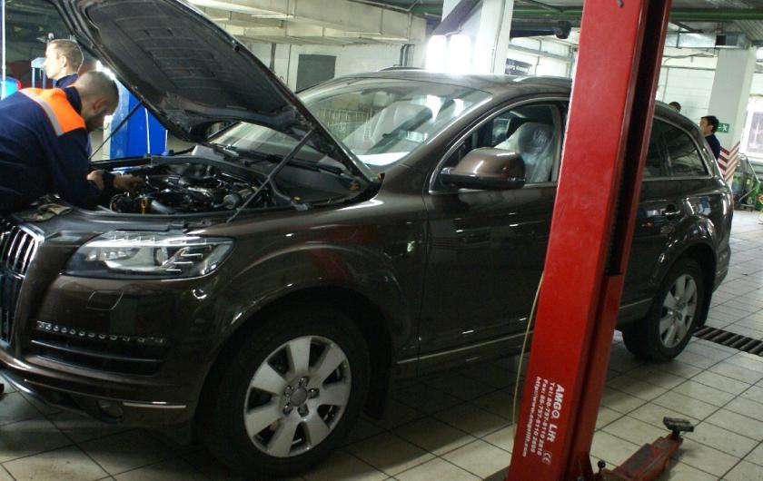 Q7 в сервисе