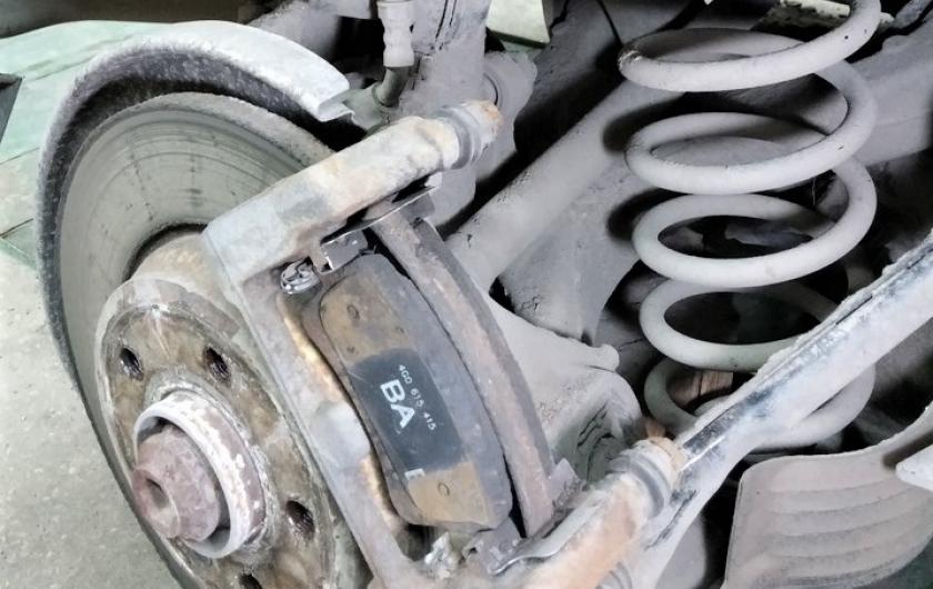 Замена тормозных колодок AUDI A6 и другое