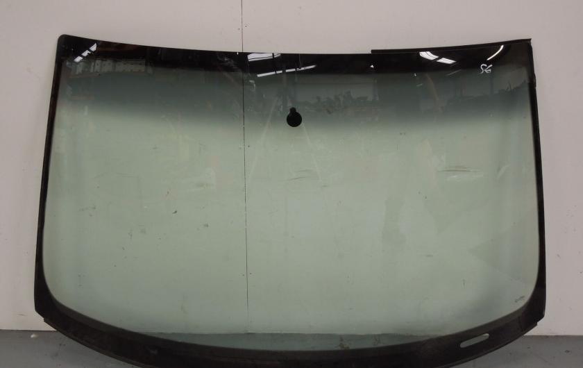 лобовое стекло на Ауди А6