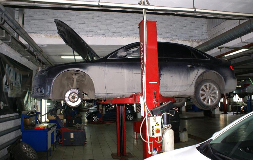 Ауди А6 в сервисе