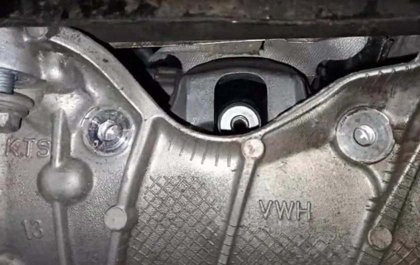 Замена подушки двигателя Ауди А5