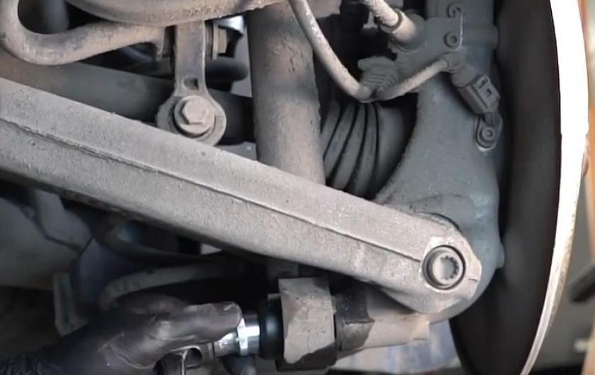 снятие заднего амортизатора Ауди