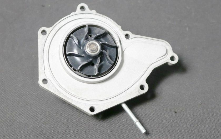 новая помпа на Ауди А8