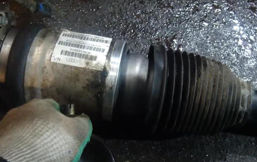 Демонтированный задний пневмобаллон Ауди А8