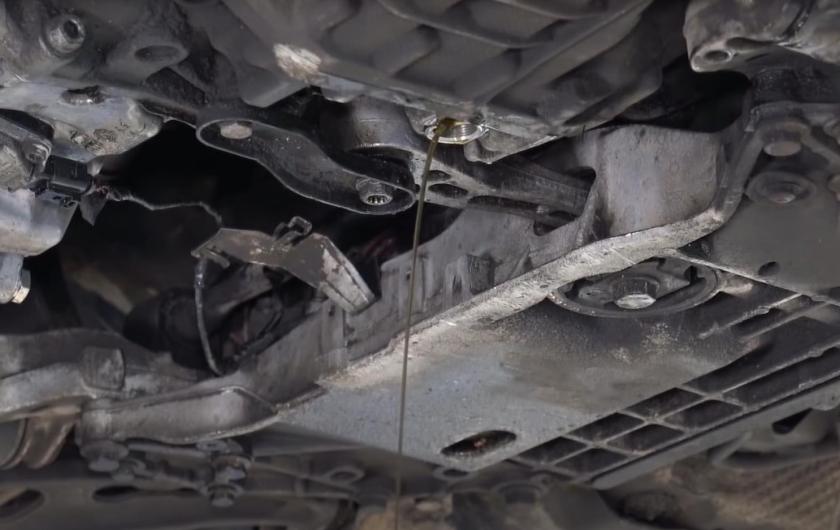 слив отработанного масла ДСГ