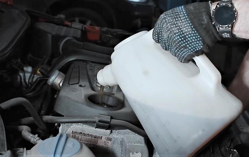 Замена масла в двигателе Ауди А1