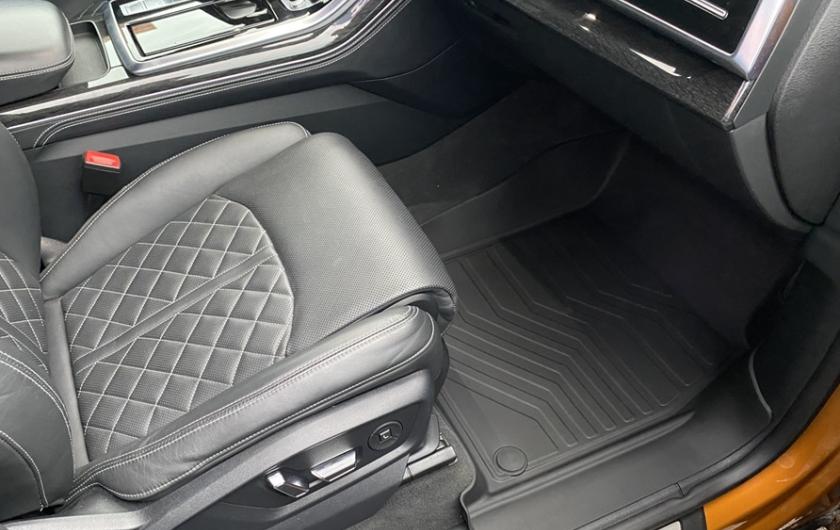 Подготовка Ауди Q8 к замене аккумуляторной батареи 12 В