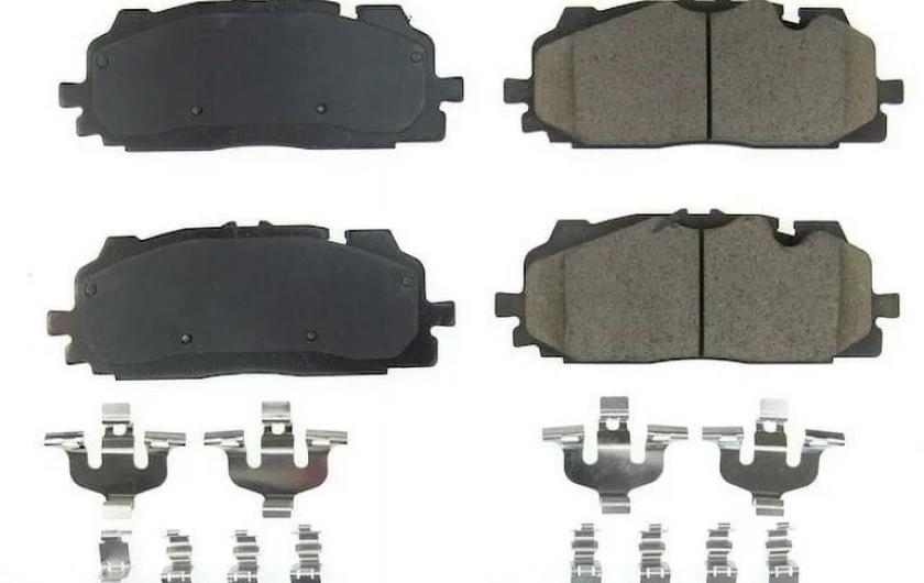 Новый комплект тормозных колодок