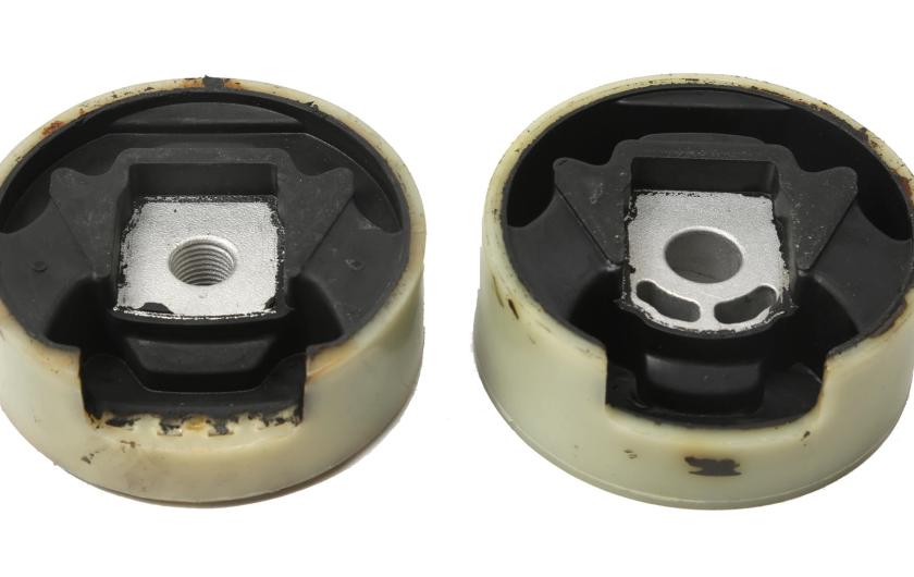 Комплект новых сайлентблоков