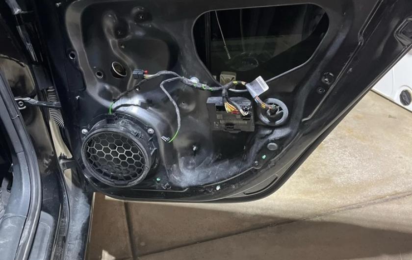 Ремонт и замена стеклоподъемника Ауди А3