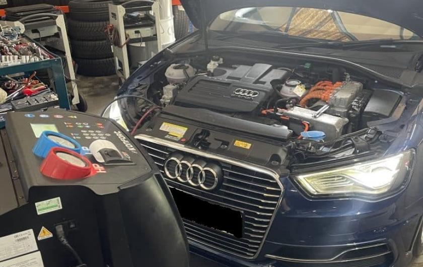 Обслуживание кондиционера Ауди А3 после ремонта