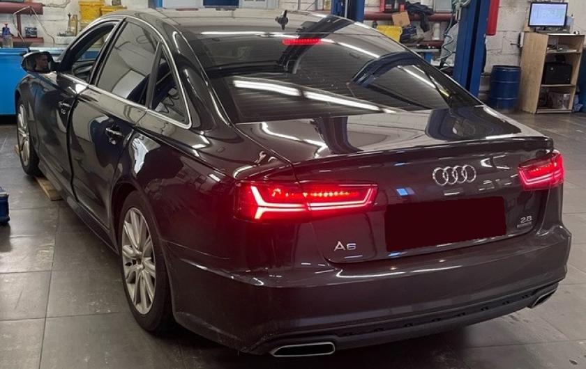 Ауди А6 в сервисе на ремонте мехатроника