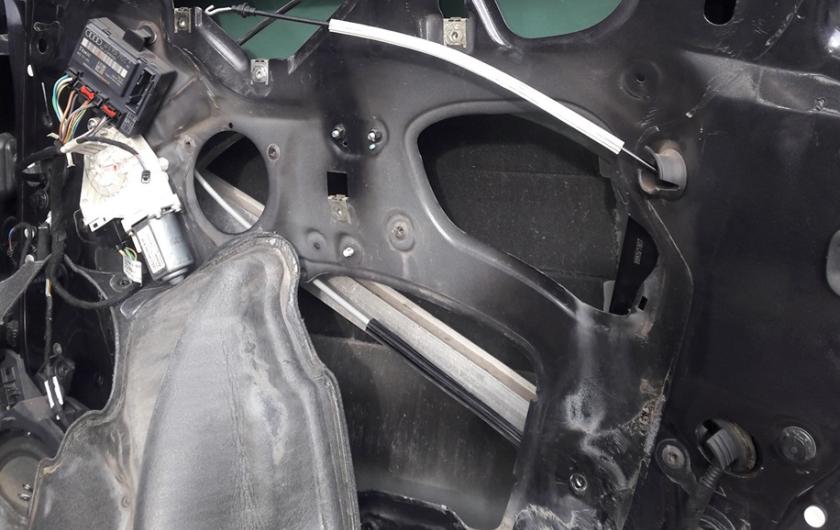 Замена стеклоподъемника Ауди А6