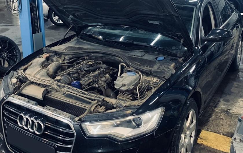 Ауди А6 готовится к замене прокладки ГБЦ