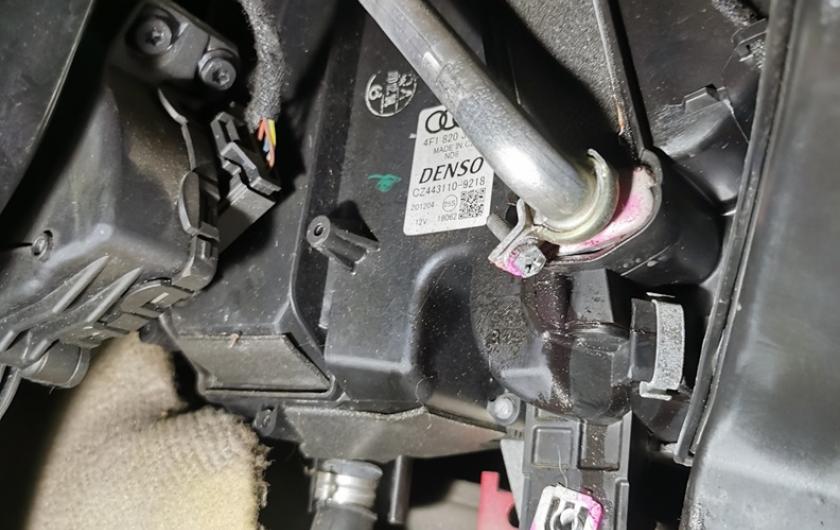 Замена радиатора печки Ауди А6