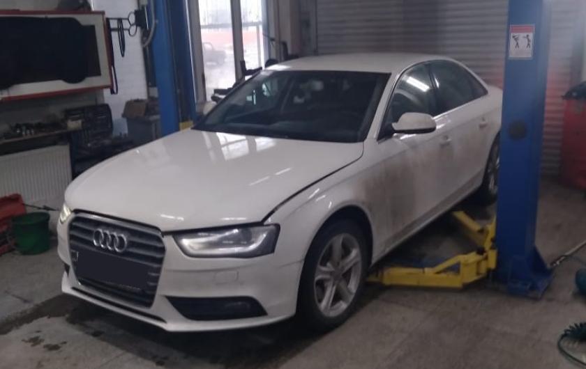 Ауди А4 в автотехцентре для ремонта АКПП